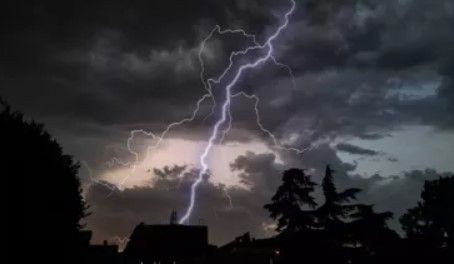 İstanbul'da kavurucu sıcakların ardından sağanak! Göz gözü görmüyor - Resim: 9