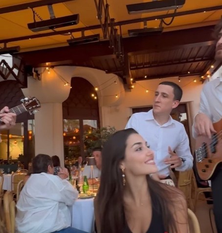 Sevgilisi Hakan Sabancı ile yürüttüğü ilişkisine dolu dizgin devam eden Hande Erçel kaslı fotoğraflarını paylaştı - Resim: 18