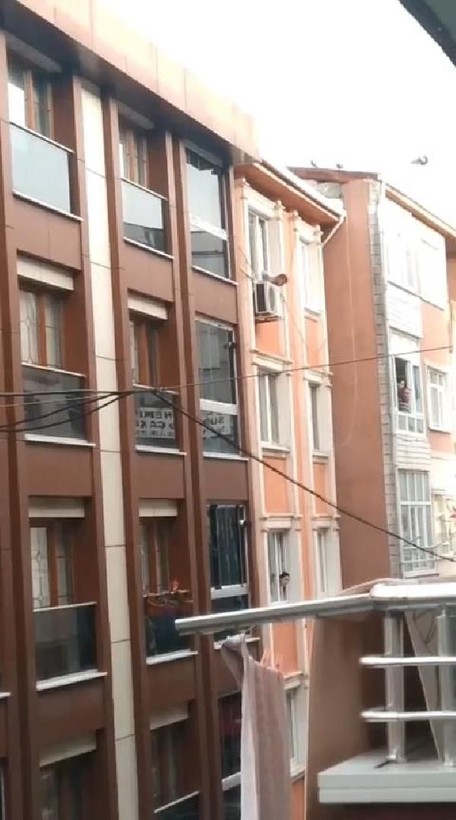 İstanbul'da cinnet getiren adam önce eşi ve oğlunu en sonunda da kendini öldürdü! - Resim: 2