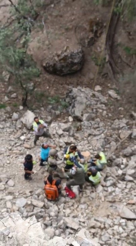 Gabar Dağı'nda düşüp yaralanan genç için kurtarma operasyonu - Resim: 1