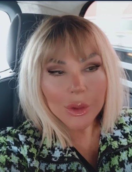 Geçirdiği operasyonlarla bambaşka birine dönüşen Safiye Soyman'a bir bakın! Son halini görenler gözlerine inanamadı! "Bu gerçekten Safiye Soyman mı?" - Resim: 16