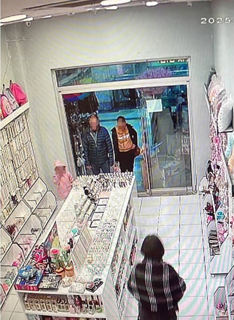Başakşehir'de bir AVM'de "Labubu" hırsızlığı: O anlar kameraya yansıdı - Resim : 1
