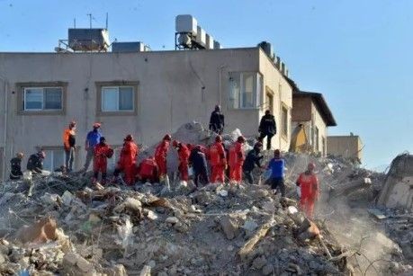 Depremde ailesini kaybeden Merve Börta'nın hikayesi yürek yaktı! Enkaz altında kalan babasının telefonundaki son siparişi boğazları düğümledi... - Resim: 6
