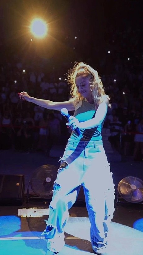 Hadise'den yeni paylaşım: Söz veriyorum 2023 daha güzel olacak - Resim: 1