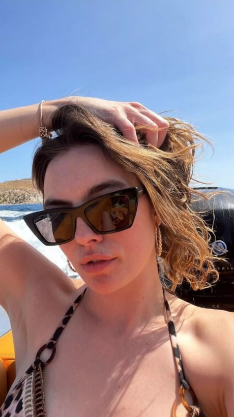 Sadakatsiz dizisinin 'Derin'i Melis Sezen havuz başında poz verdi! O poza binlerce beğeni geldi - Resim: 7