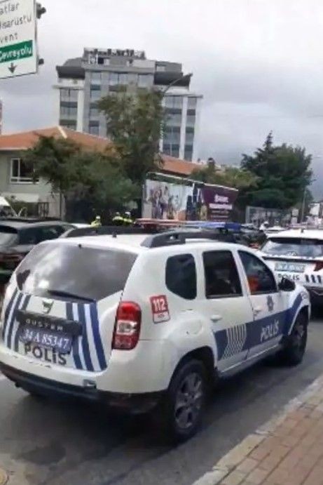 Etiler'deki lisede korku dolu anlar! Öğretmen okulu karıştırdı - Resim: 1