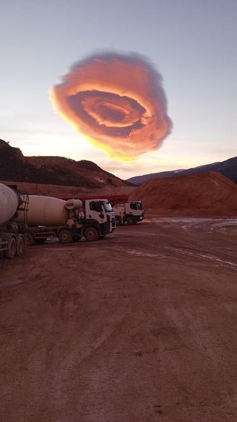 Bursa'da merceksi bulut görüldü! Dünyada gündem oldu: UFO'ya benziyor - Resim: 9
