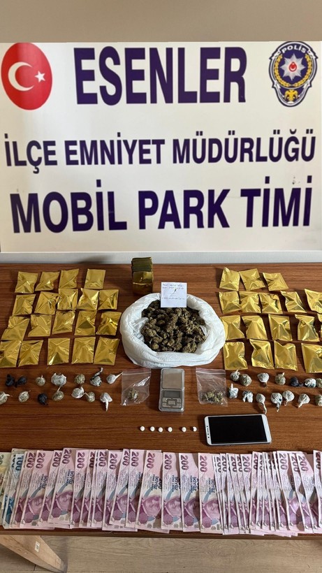 Esenlerde uyuşturucu operasyonu! Anne, işin ticaretini yapan oğluna siper oldu - Resim: 9