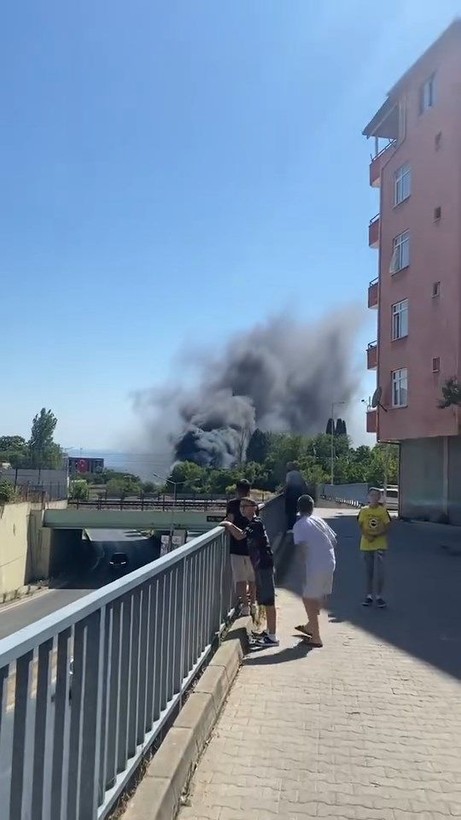 Pendik'te İSKİ tesisinde yangın: Müdahale sürüyor - Resim: 2
