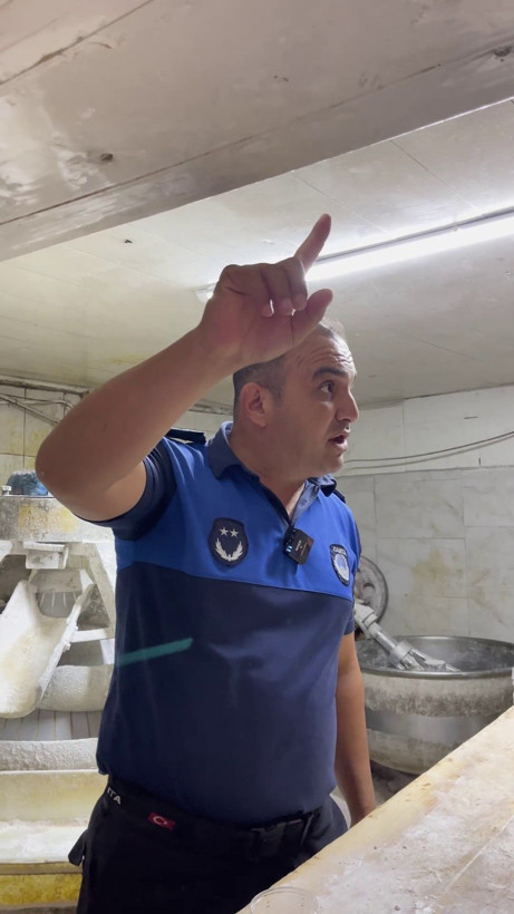 Fırın denetiminde mide bulandıran görüntüler: Zabıta böcek çeşitlerini saymakla bitiremedi - Resim: 3