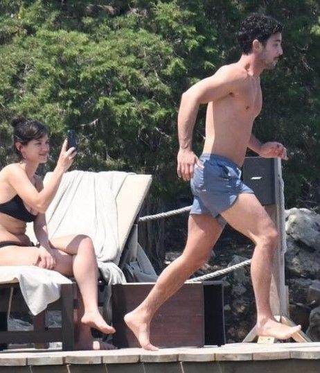 Kaan Yıldırım ve sevgilisi Pınar Deniz tatilde aşka geldi! Yıldırım yaptığı ayak masajıyla sosyal medyanın diline düştü! - Resim: 4