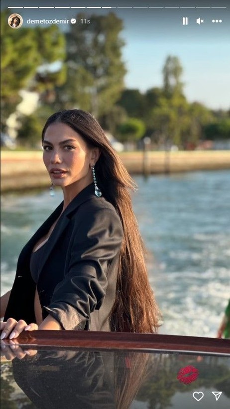 Demet Özdemir kalçasına kadar uzanan yırtmaçlı pozlarıyla çok konuşuldu! Shopsuz halini gören şaştı kaldı - Resim: 15