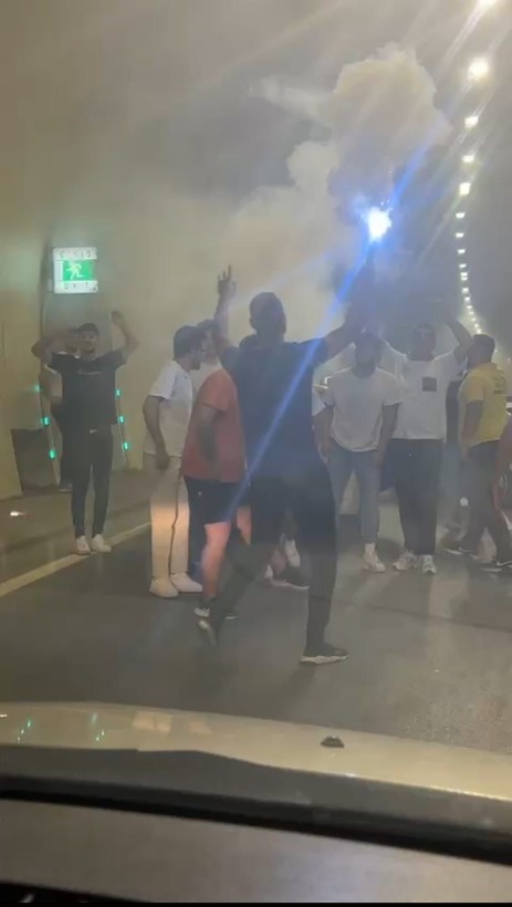 Beykoz'da asker eğlencesi için tüneli trafiğe kapatıp diğer vatandaşları mağdur eden 7 kişi yakalandı - Resim: 2