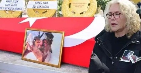Şener Şen deliye döndü! Şen usta sanatçı Kayhan Yıldızoğlu'nun cenazesinde fotoğraf çektirmek isteyenlere sert çıktı! - Resim: 10