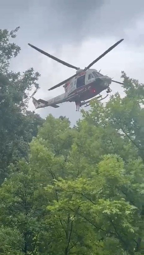 Şile'de selde mahsur kalan kampçılar helikopterle kurtarıldı - Resim: 11