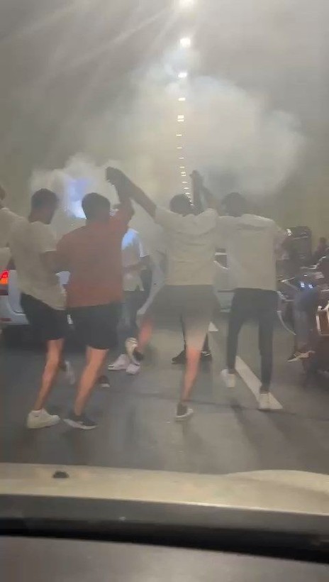 Beykoz'da asker eğlencesi için tüneli trafiğe kapatıp diğer vatandaşları mağdur eden 7 kişi yakalandı - Resim: 14