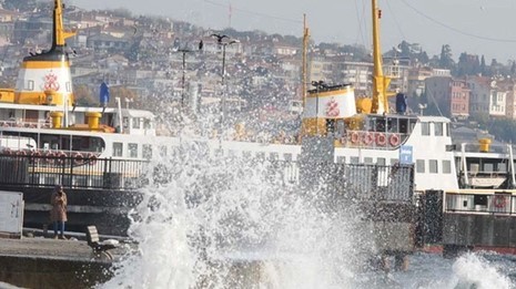 İstanbul Şehir Hatları vapur seferlerinin lodostan dolayı yapılamadığını bildirdi! - Resim : 1