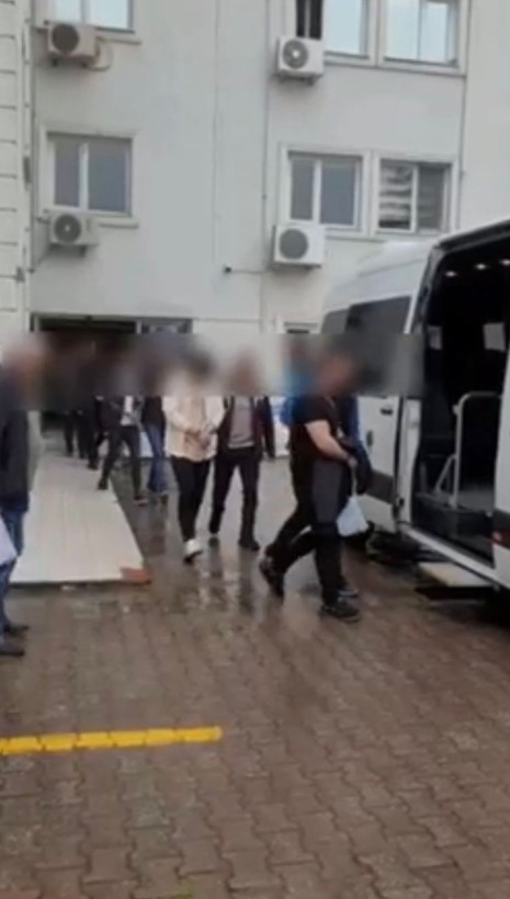 'Büyü yapma' ilanıyla yüzlerce kişiyi 1 milyondan fazla dolandırdılar! Paraları eğlence mekanlarında yediler! - Resim: 11