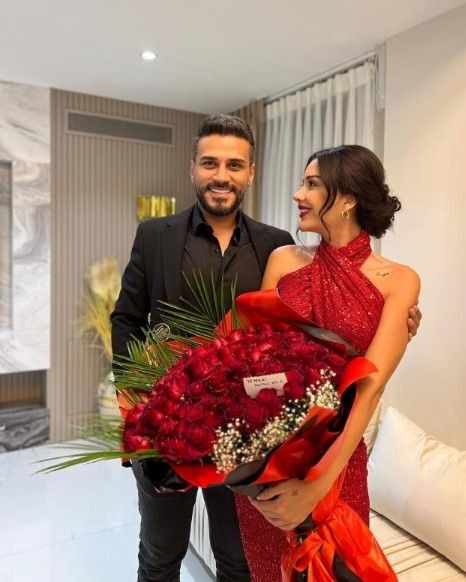 Dilan Polat'ın lüks hayatı gözler önünde! Evini temizlediği için kocası dolarlı çiçek yolladı, takipçileri linç etti: Görgüsüzlük - Resim: 5