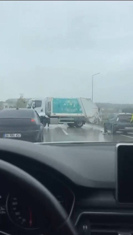 Büyükçekmece’de 30 saniye arayla 2 kaza güvenlik kamerasında - Resim: 3