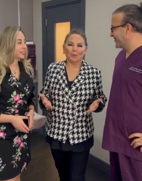 Geçirdiği operasyonlarla bambaşka birine dönüşen Safiye Soyman'a bir bakın! Son halini görenler gözlerine inanamadı! "Bu gerçekten Safiye Soyman mı?" - Resim: 10