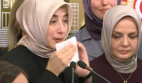 AK Parti Grup Başkanvekili Özlem Zengin 336 vekilin imzaladığı başörtüsü teklifini TBMM Başkanlığı'na verdi