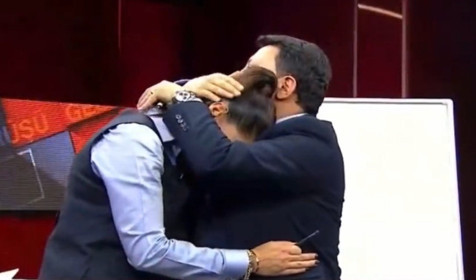 CNN Türk ekranlarında Hande Fırat ile Melik Yiğitel, Ekrem İmamoğlu-Meral Akşener sarılmasının samimi halini canlandırdılar