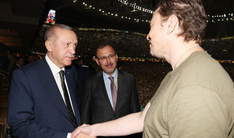Cumhurbaşkanı Recep Tayyip Erdoğan Dünya Kupası finalinde Elon Musk ile sohbet etti
