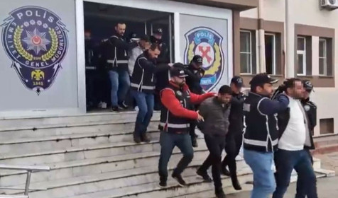 Balıkesir'in Edremit ilçesinde G.A.'nın şikayeti üzerine çiftlik evi mafyası çökertilmişti! Baltalı sapık Rabia Dilruba Candaş paket oldu