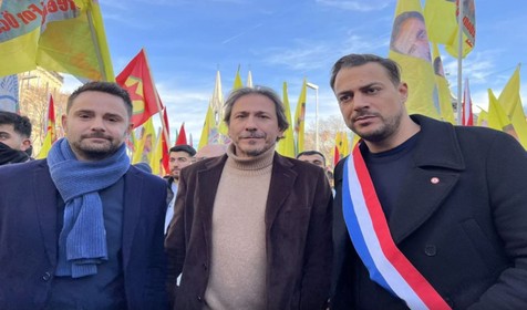 Terör örgütü PKK yandaşları Paris sokaklarını savaş alanına çevirdi! Fransız vekil destekçi oldu