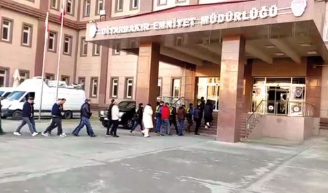 Kadın fotoğraflarıyla dev vurguna imza attılar! Elit aşk çetesine emniyet vurgunu