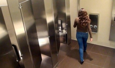 Fatih'te akılalmaz olay! Kadınlar tuvaletinden gizli kamera çıktı