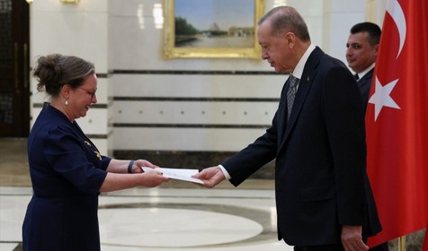 Türkiye-İsrail ilişkilerinde normalleşme yolunda ilk resmi adım! İsrail Büyükelçisi Irit Lillian Cumhurbaşkanı Erdoğan'a güven mektubunu sundu: Türkçe selam...