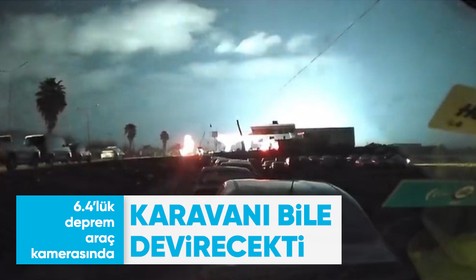Son dakika deprem haberleri... Hatay Defne'de meydana gelen 6.4'lük deprem araç kamerasında! Mavi ışık karanlığı aydınlattı