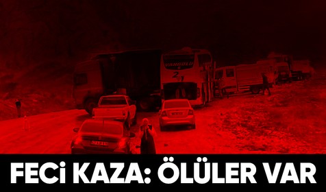 Hakkari-Van karayolunda 3 aracın birbirine girdiği kazada 3 kişi hayatını kaybetti
