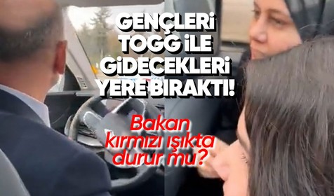 İçişleri Bakanı Süleyman Soylu yolda karşılaştığı gençleri TOGG aracıyla istedikleri yere kadar bıraktı! O anlar sosyal medyada gündem oldu
