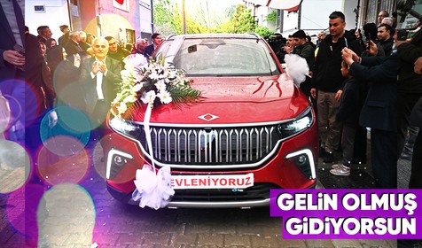 Bursa'da "Anadolu kırmızısı" Togg gelin arabası oldu