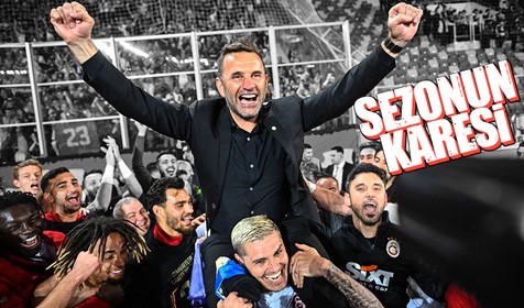 Galatasaray'ın yıldızı Icardi şampiyonluğun ardından Okan Buruk'u omuzlarına aldı