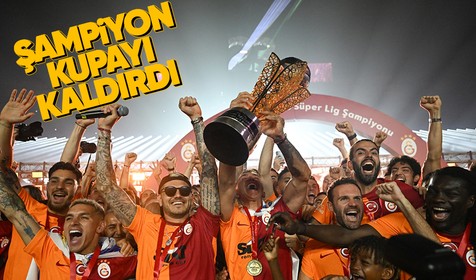 100. YILA ÖZEL KUPAYI G.SARAYLI FUTBOLCULAR KALDIRDI!