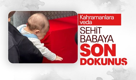Babaya son dokunuş! Türkiye şehitlerini son yolculuğuna uğurladı | Kelimelerin boğazlara düğümlendiği an