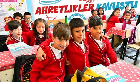2023-2024 eğitim öğretim yılı bugün başladı! Miniklerin kavuşma anı gülümsetti