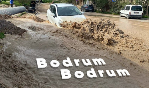 Bodrum Belediyesi'nde altyapı rezilliği! İsale borusu patladı, otomobil çukura düştü