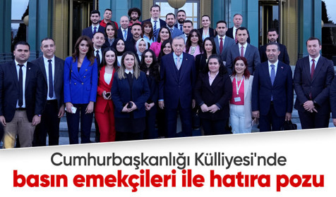 Cumhurbaşkanı Erdoğan, Cumhurbaşkanlığı Külliyesi bahçesinde gazetecilerle sohbet etti
