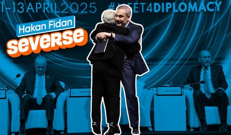 Dışişleri Bakanı Hakan Fidan, Kırım Tatar liderine sımsıkı sarıldı