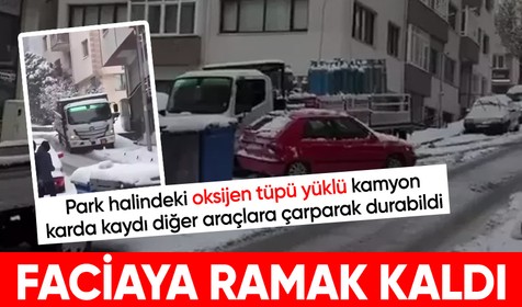 Oksijen tüpü yüklü kamyonet, karda kayıp park halindeki 2 araca çarptı