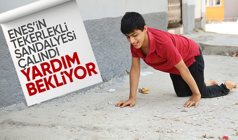 Adana'da tekerlekli sandalyesi çalınan Enes emekleyerek gezmek zorunda kaldı