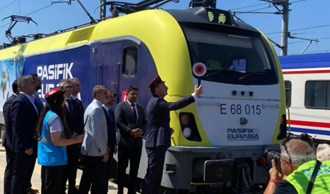 Çin-Türkiye demir yolu hattının ilk yük treni Avrupa'ya gitmek üzere Türkiye'ye ulaştı