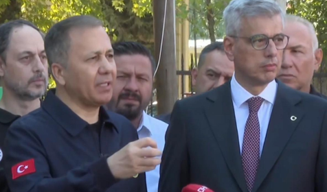 Bakanlar Yerlikaya ve Memişoğlu, deprem bölgesi Balıkesir Sındırgı'da açıklamalarda bulundu