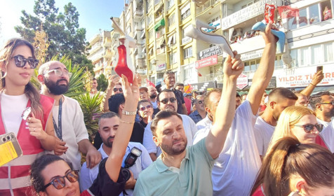 Aydın'da 'topuklu' eylem: AK Parti'ye geçen Özlem Çerçioğlu'nu protesto ettiler