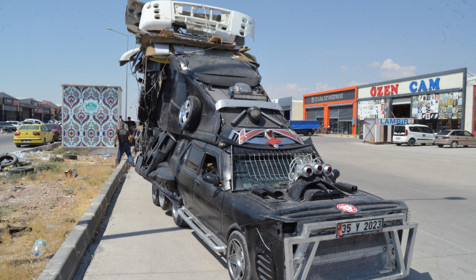 Bilim kurgu filmlerindeki araçları andıran modifiye otomobil, trafikten menedildi